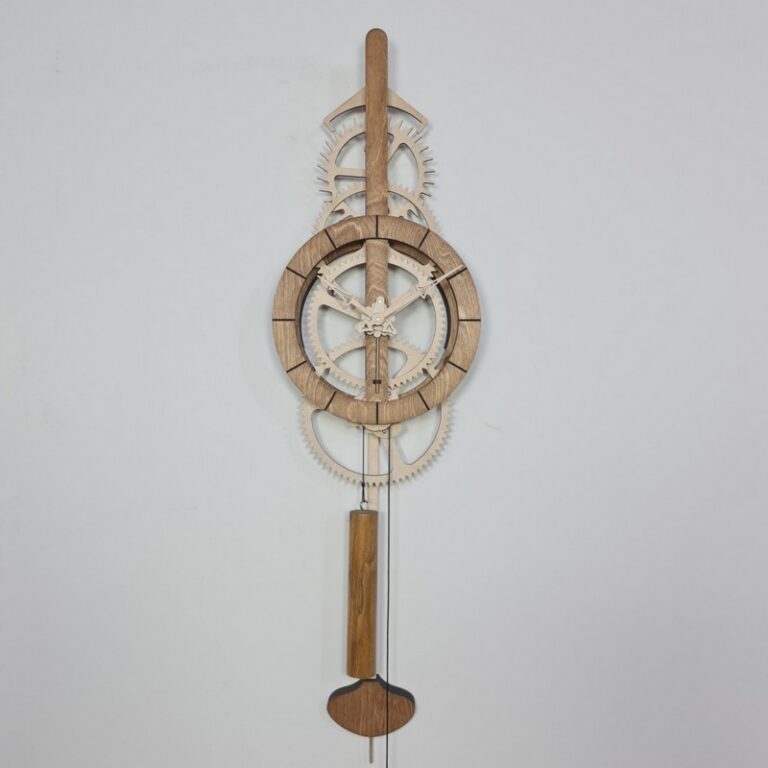 ساعت دیواری چوبی مکانیکی چرخ دنده ای