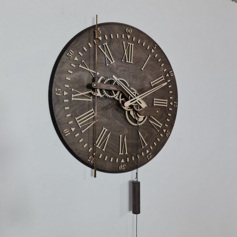 ساعت دیواری چوبی مکانیکی چرخ دنده ای